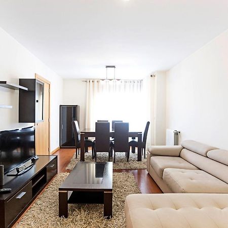 2Br Flat By Metro W/ Free Parking By Lovelystay Вила-Нова-ди-Гая Экстерьер фото