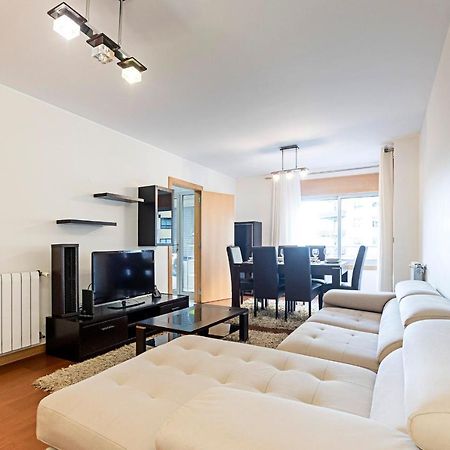 2Br Flat By Metro W/ Free Parking By Lovelystay Вила-Нова-ди-Гая Экстерьер фото