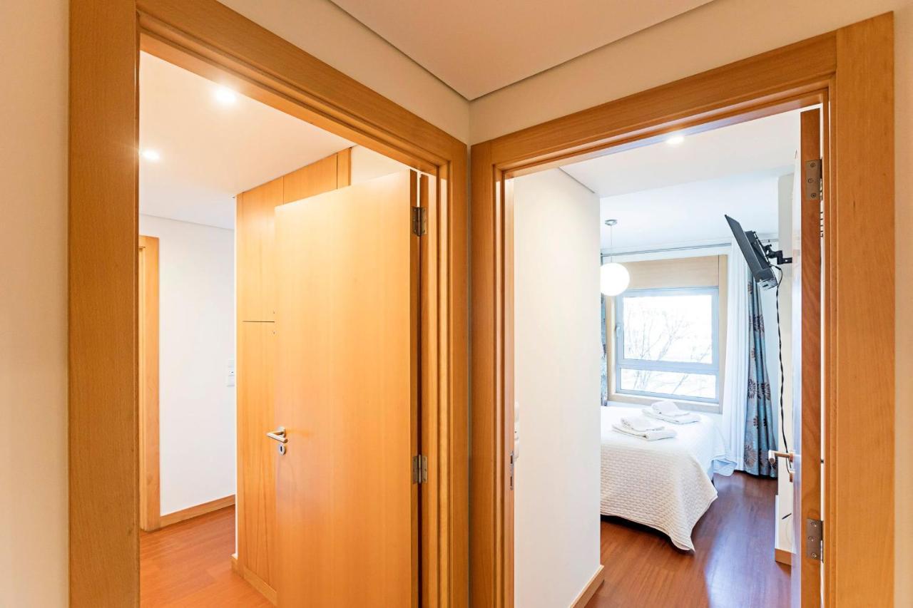 2Br Flat By Metro W/ Free Parking By Lovelystay Вила-Нова-ди-Гая Экстерьер фото