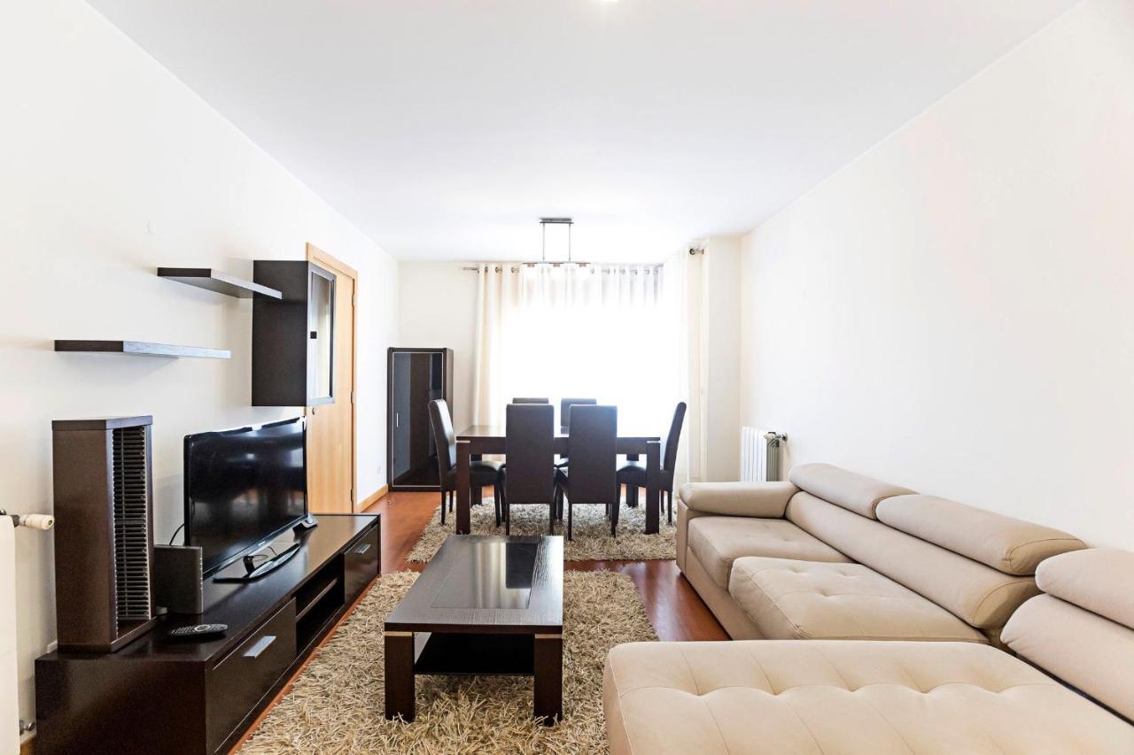 2Br Flat By Metro W/ Free Parking By Lovelystay Вила-Нова-ди-Гая Экстерьер фото