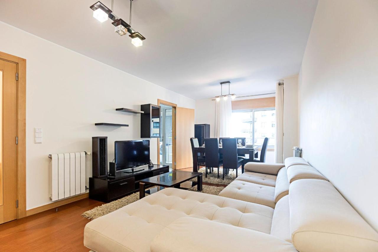 2Br Flat By Metro W/ Free Parking By Lovelystay Вила-Нова-ди-Гая Экстерьер фото
