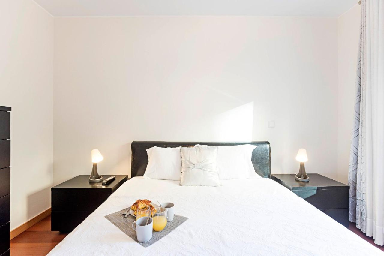 2Br Flat By Metro W/ Free Parking By Lovelystay Вила-Нова-ди-Гая Экстерьер фото