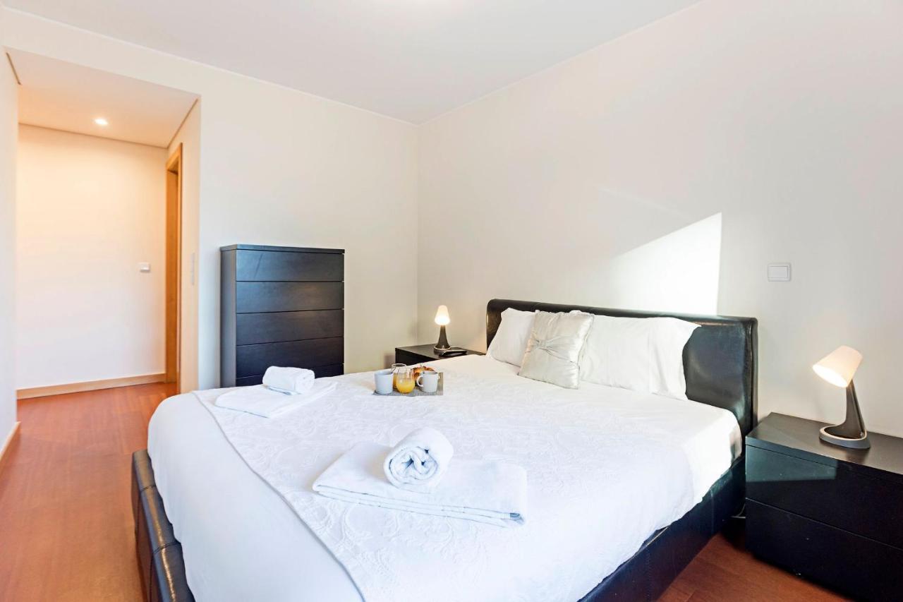 2Br Flat By Metro W/ Free Parking By Lovelystay Вила-Нова-ди-Гая Экстерьер фото
