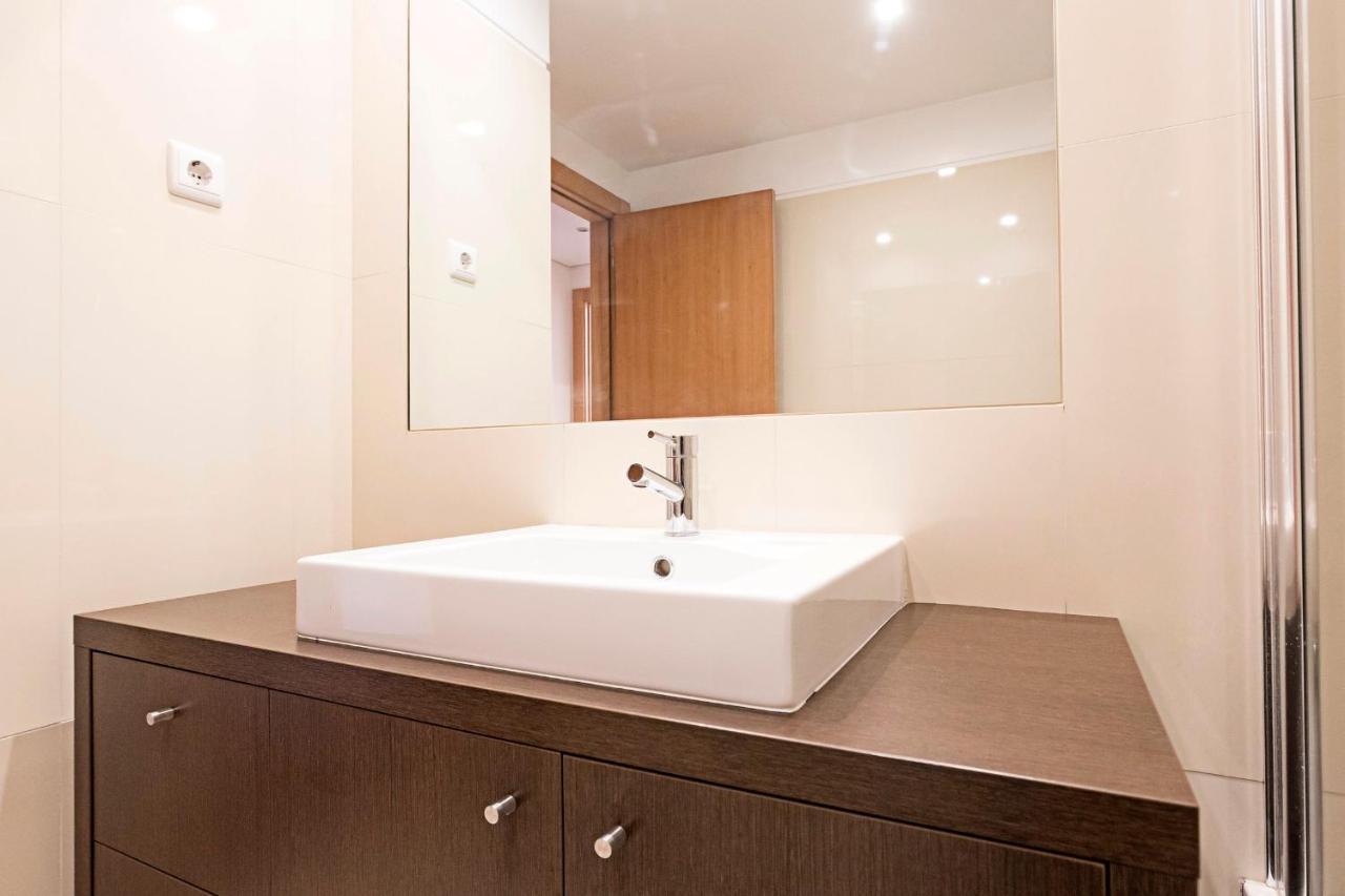 2Br Flat By Metro W/ Free Parking By Lovelystay Вила-Нова-ди-Гая Экстерьер фото