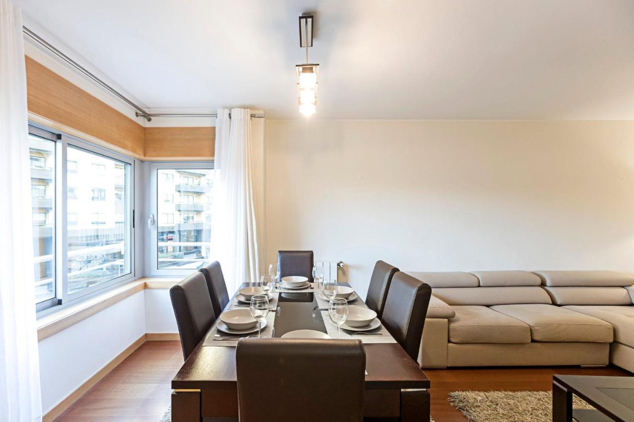 2Br Flat By Metro W/ Free Parking By Lovelystay Вила-Нова-ди-Гая Экстерьер фото