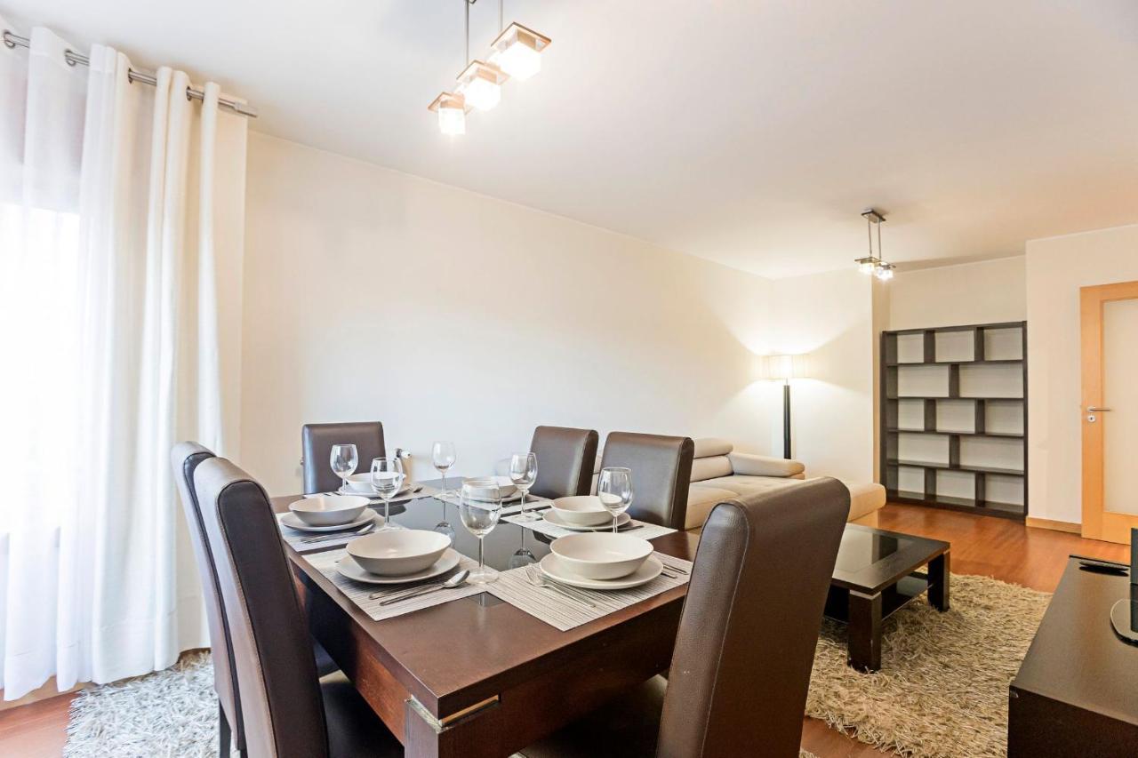 2Br Flat By Metro W/ Free Parking By Lovelystay Вила-Нова-ди-Гая Экстерьер фото