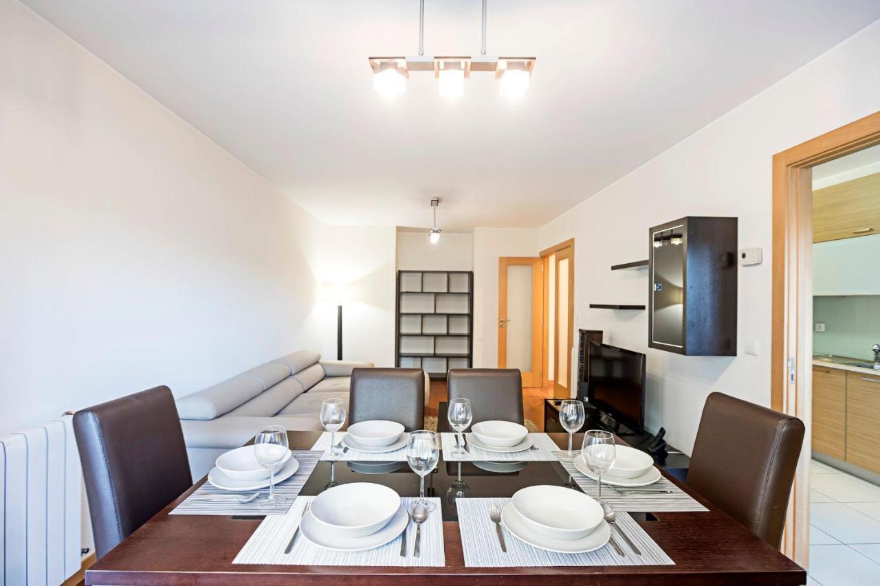2Br Flat By Metro W/ Free Parking By Lovelystay Вила-Нова-ди-Гая Экстерьер фото